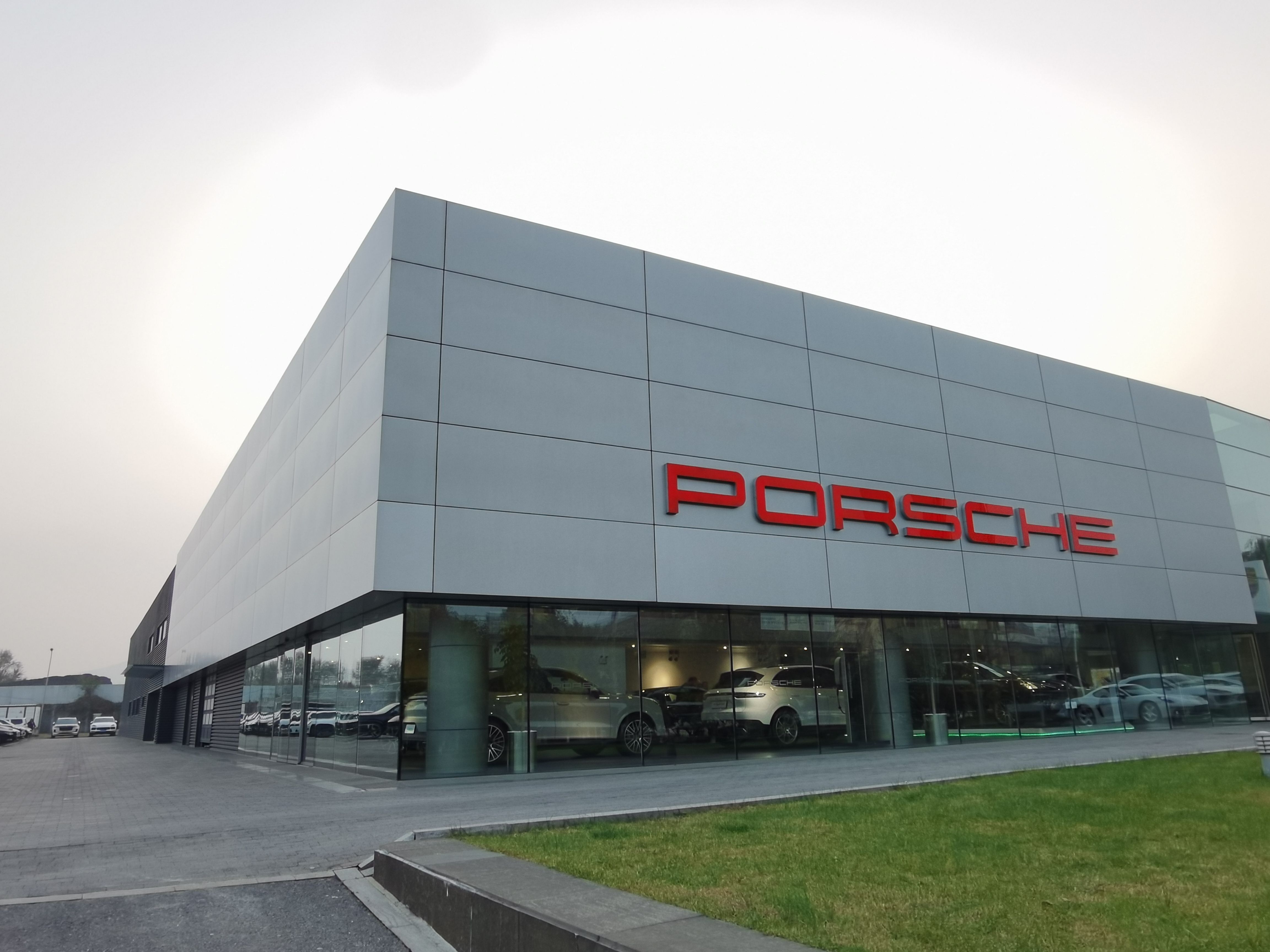 다롄 Porsche